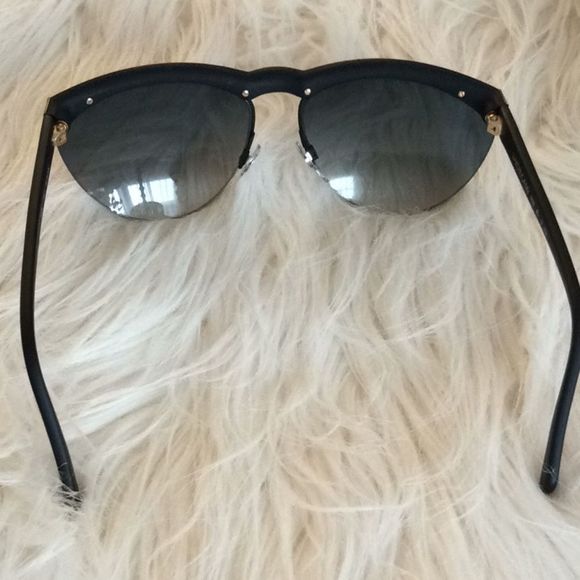 AUTHENTIC LUXOTTICA?Gorgeous sunglasses main image 8